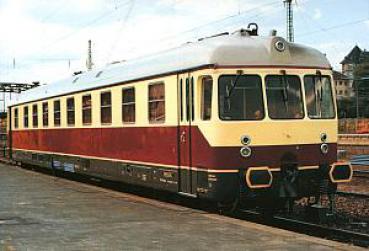 AK Dieseltriebwagen 633 803 im Bahnhof Heidelberg