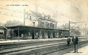 AK Athis Mons La Gare Bahnhof
