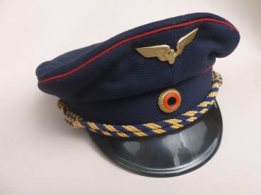 DR Mütze 2 rote Biesen altes Flügelrad Größe 56