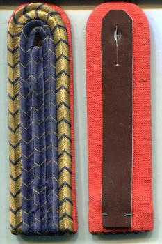 Schulterstücke DR II alte Ausführung mit Metallfäden und Lederband