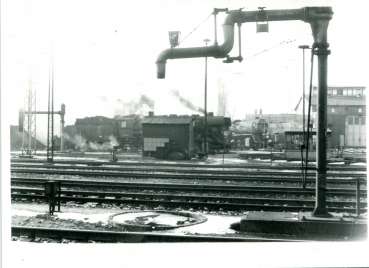 44 1393 Bw Elsterwerda mit Wasserkran 1985