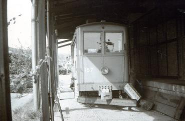 Straßenbahn TW 157 abgestellt in ?