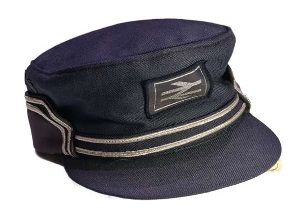 Dienstmütze England British Rail BR Größe 55 zwei silberne Streifen