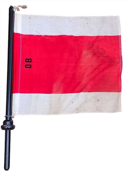 Warnflagge rot / weiß mit Holzstiel