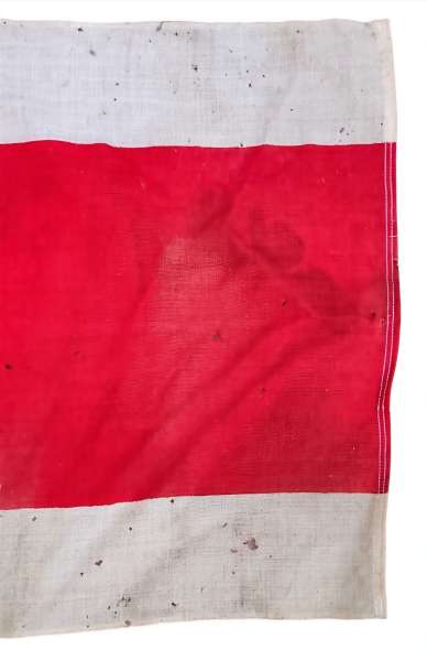 Warnflagge rot / weiß mit Holzstiel